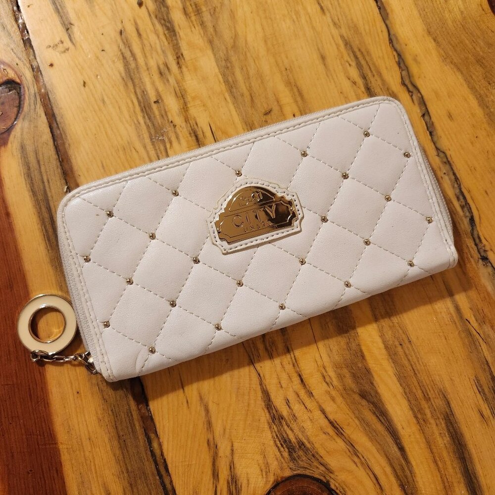 City Unlimited White Quilted Clutch Zip Around Holiday Christmas New Years Party